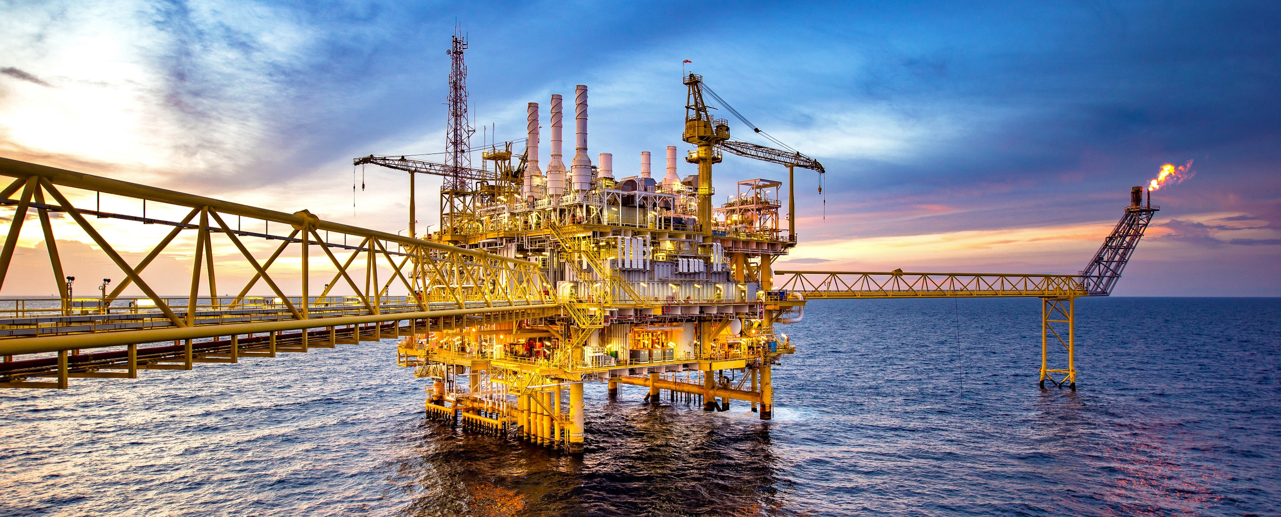 Oil-and-gas-platform-in-Development_Sunset_fuben